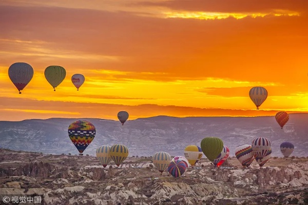 (夕阳热气球停服)缤纷夕阳热气球：超越时空的弹射之旅