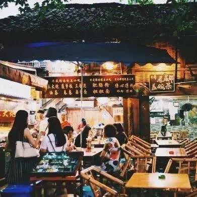 (逃离异域电影)逃离异域：在陌生土地上寻找自我与归属的心路历程