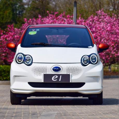 (比亚迪创造的第一)比亚迪成为中国首家首个跨越千万销量大关的汽车企业