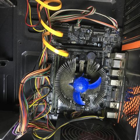 电脑显示屏不亮的原因及解决方法：全面解析常见故障与排查技巧