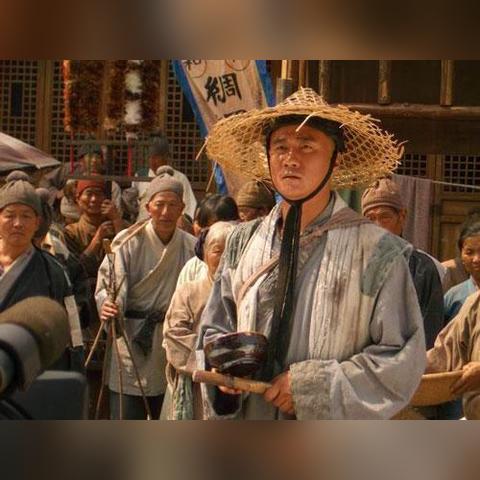 员工上着班公司突然解散！员工们走投无路，如何面对突如其来的失业危机？