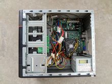 (电脑主机噪音很大是什么原因)电脑主机噪音大，嗡嗡响，这种现象是正常的吗？