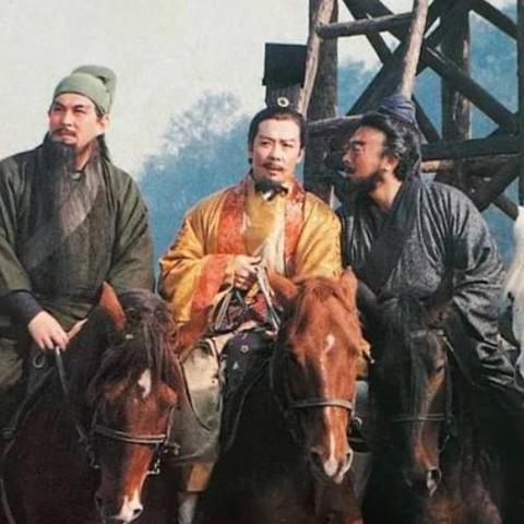 探寻宏伟史诗般的英雄人物群像——《大枭雄图鉴》解读历史传奇真相