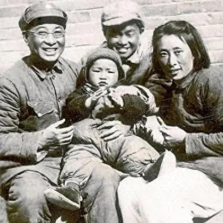 (血色浪漫爱情语录)在血色浪漫的旋律中，探索爱与牺牲交织的动人故事