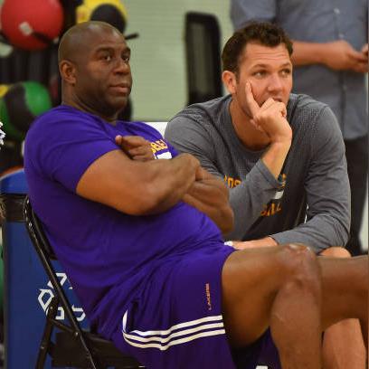 正版全年免费资料大全视频下载|解析机构预测的实施策略_自在版.4.143